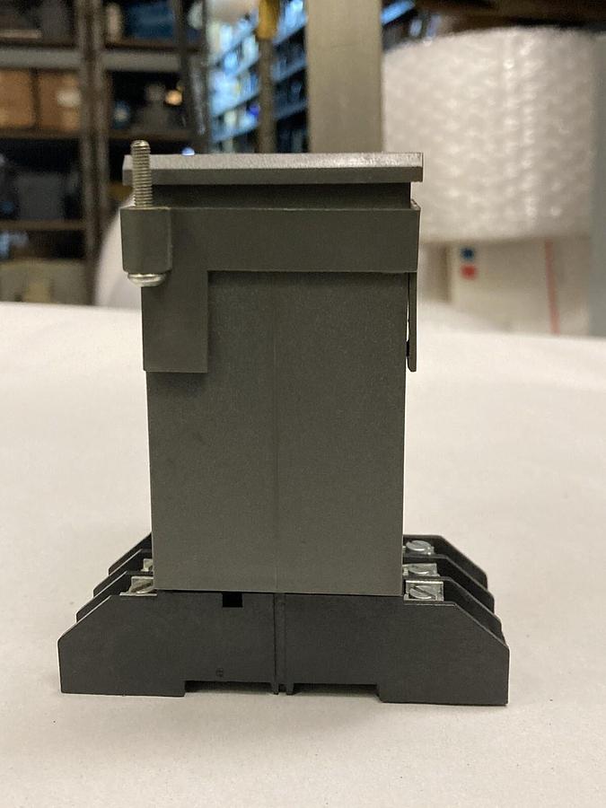 Used Tempatron,DTC 410-02,Programmable Temperature Control Relay 110V with Base