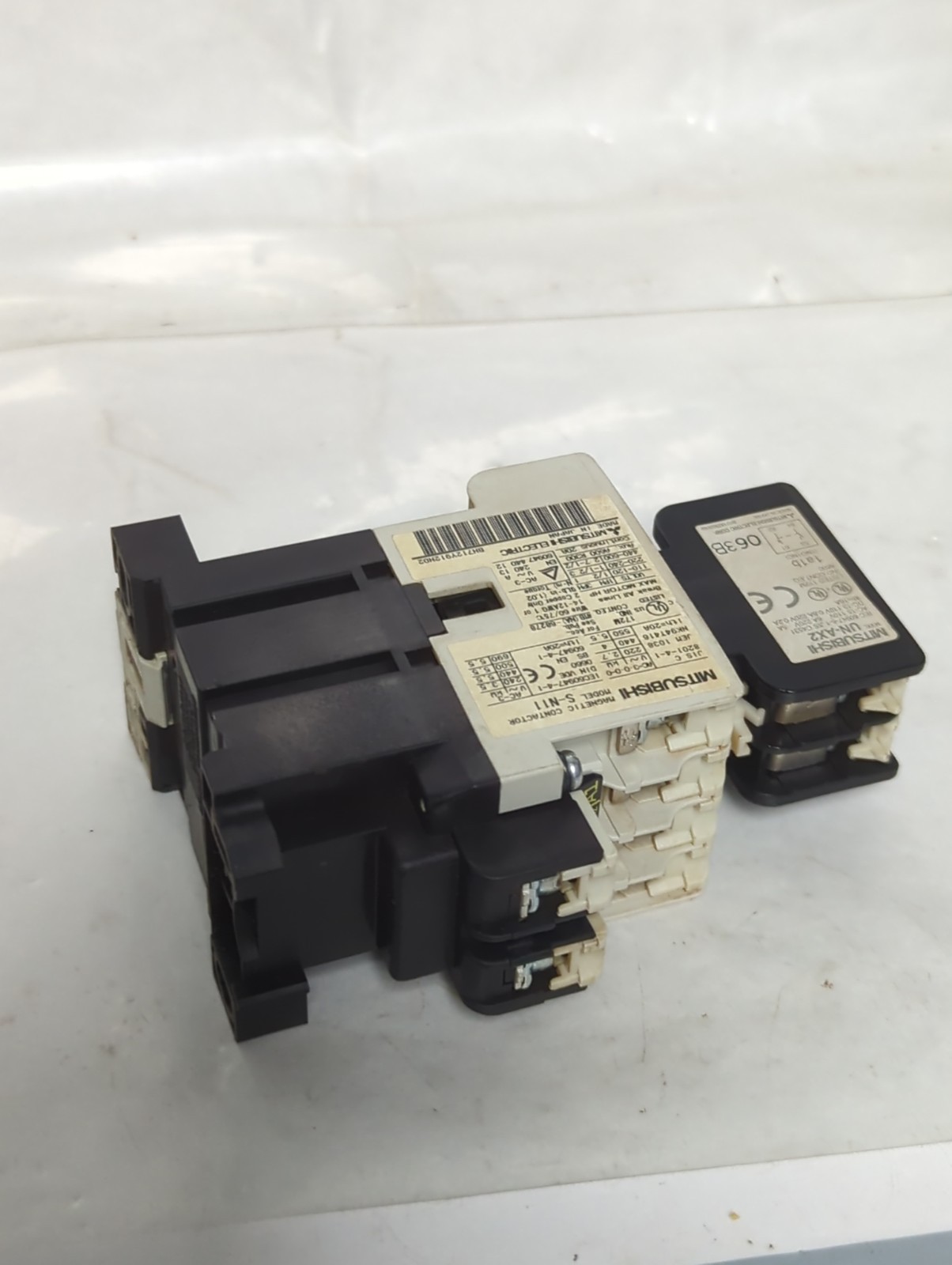Used MITSUBISHI,S-N11,CONTACTOR WITH UN-AX2 AUXILIARY PRE-OWNED