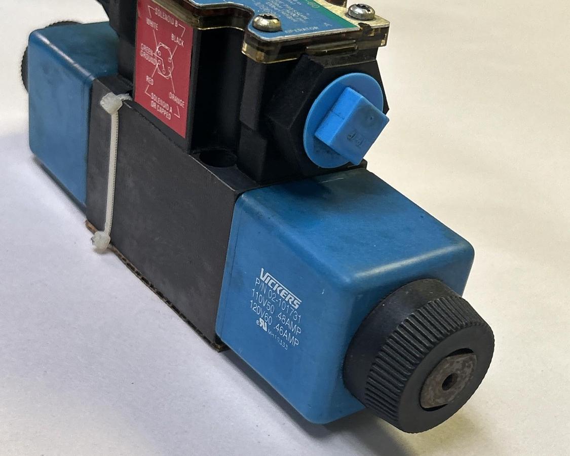 Used VICKERS,DG4V-3S-2C-M-FPA5WL-B5-60,HYDRAULIC DIRECTIONAL CONTROL SOLENOID VALVE