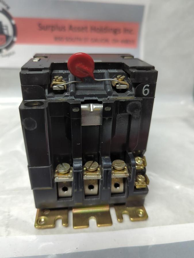 Used SQUARE D,31036-507-52-801,MAGNETIC MOTOR STARTER CONTACTOR 120V 60HZ