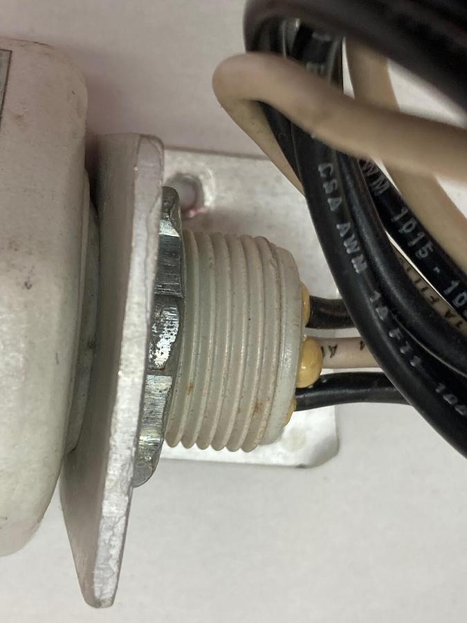 Used General Electric,9L15ECB001,2-Pole Tranquell Surge Arrester 650V