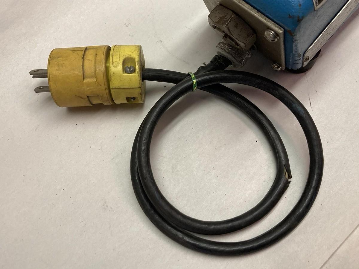 Used Syntron,Model F-TOC,Magnetic Feeder 115V 60Hz 0.35A