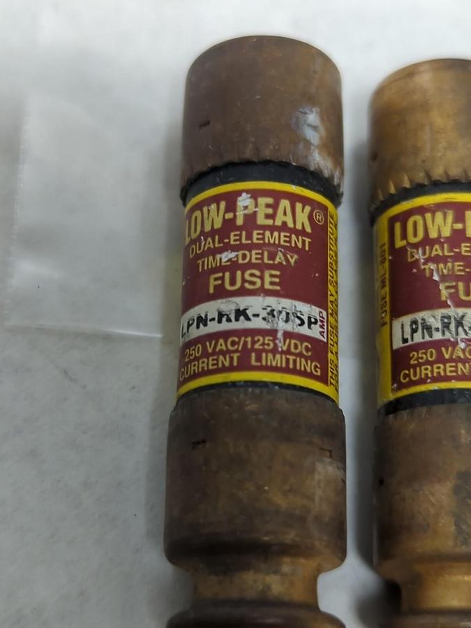 Used COOPER BUSSMANN,LPK-RK-30SP,LOW-PEAK 30 AMP FUSE LOT OF 3 PRE-OWNED