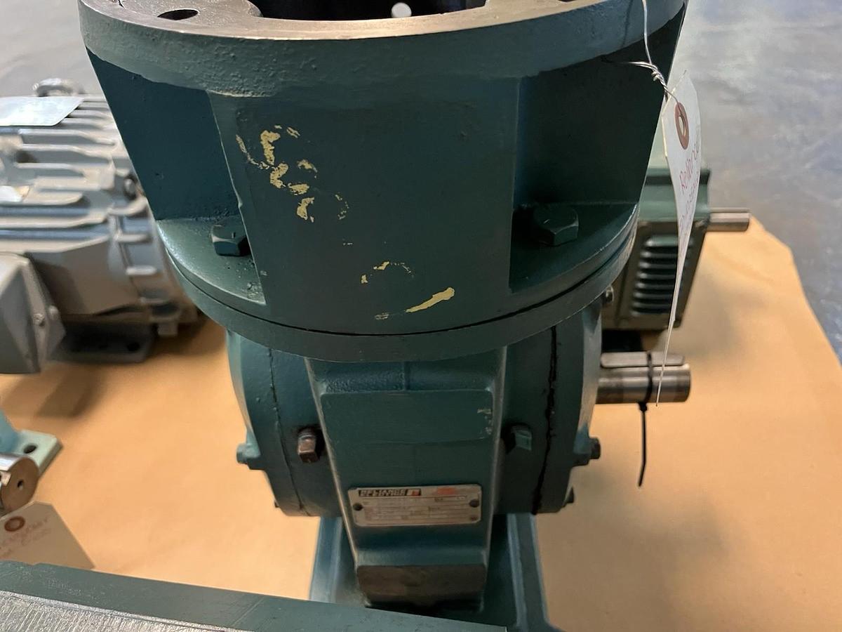 Used RELIANCE,182CM21J,GEAR REDUCER 1.88HP RATIO 86 1750RPM