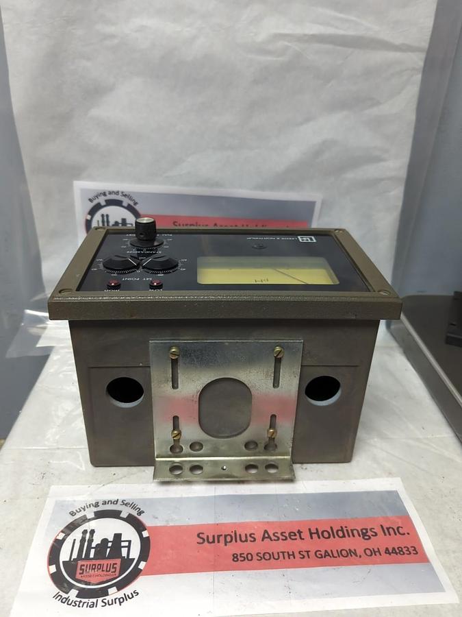 Used LEADS & NORTHRUP,7075-3-107-120-202-000,PH ANALYZER PRE-OWNED