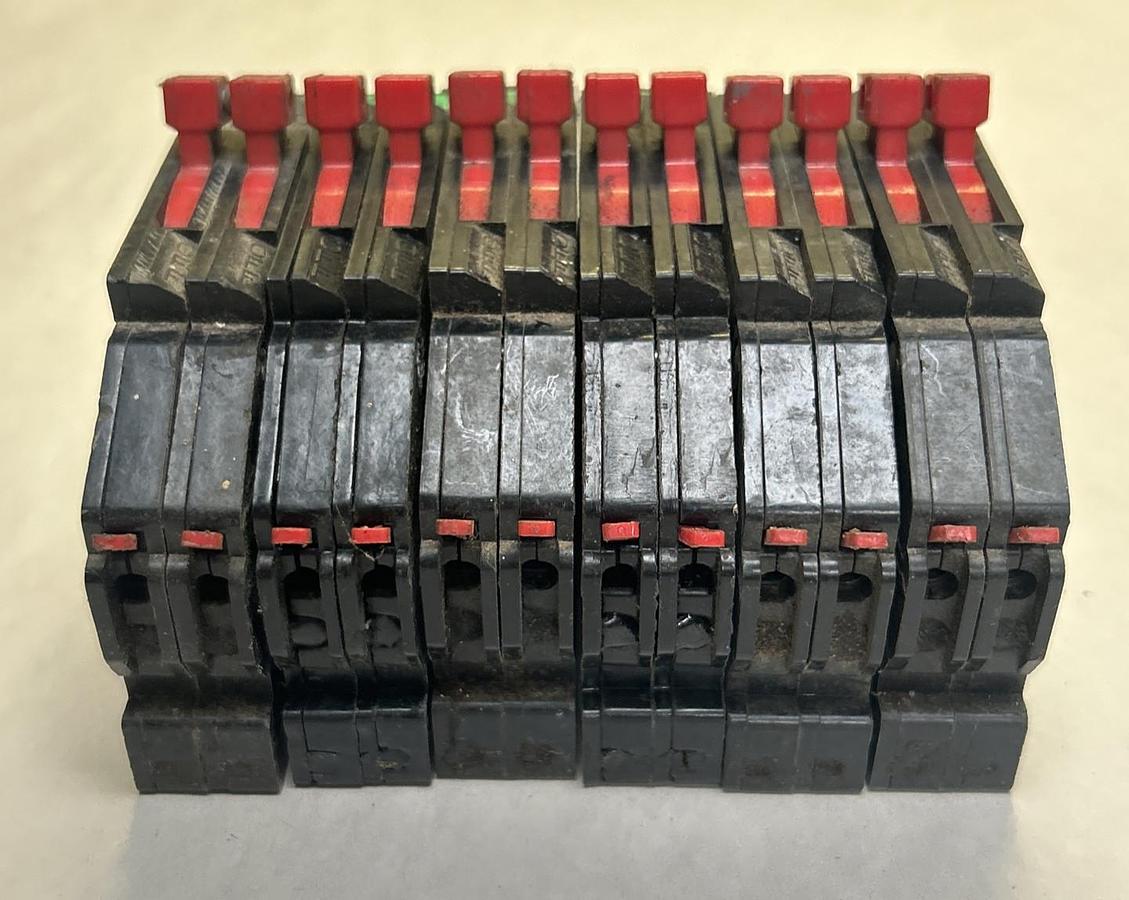 Used ARROW-HART,CB-220,CIRCUIT BREAKER 20A 120/240V 2P LOT OF 6