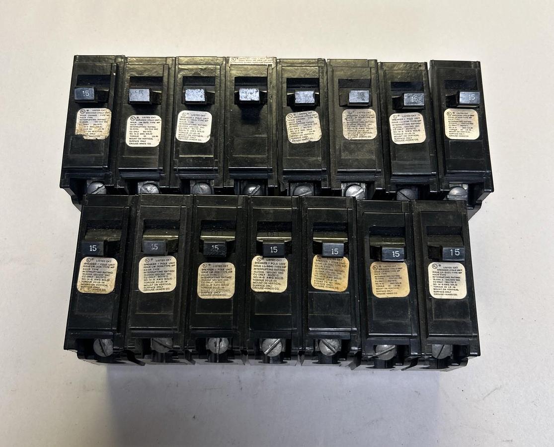 Used CROUSE HINDS,MP115,CIRCUIT BREAKER 15A 120/240V 1P LOT OF 15