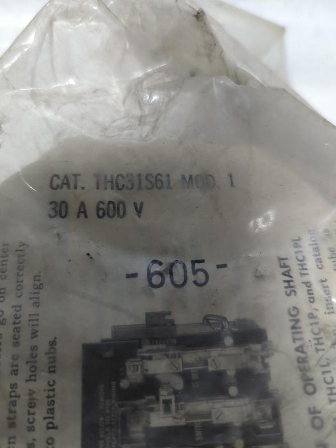 GENERAL ELECTRIC,THC31S61,FUSE CLIP ASSEMBLY 30 AMP 600V NOS