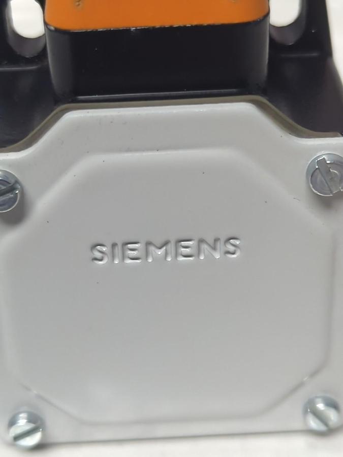 Used SIEMENS,3SE2-100-1B,LIMIT SWITCH PRE-OWNED
