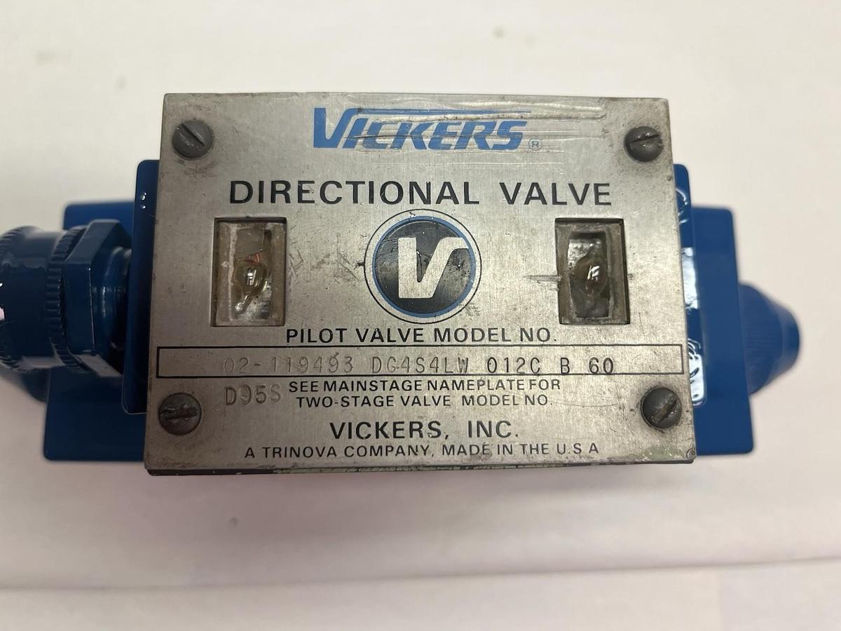 Used VICKERS,DG4S4LW-012C-B-60,DIRECTIONAL PILOT VALVE 02-119493 110/120V COIL