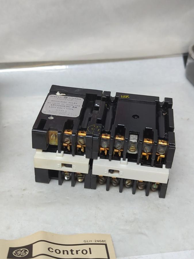 GENERAL ELECTRIC,CR122A08302AA,SERIES A INDUSTRIAL RELAY 115V 60CY NOS