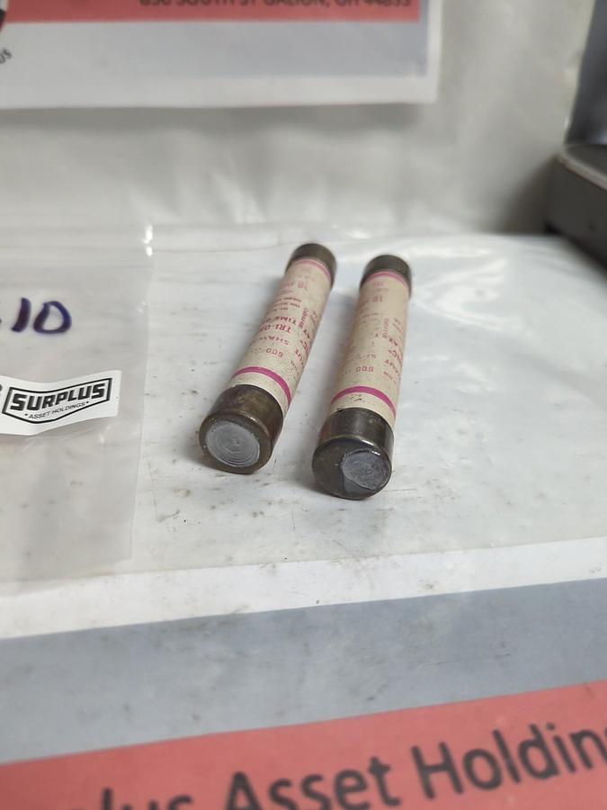 Used GOULD SHAWMUT,TRS10,TRI-ONIC 10 AMP FUSE LOT OF 2 PRE-OWNED