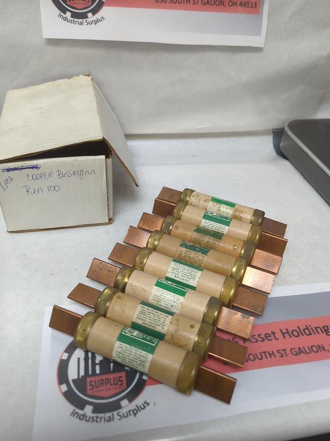 COOPER BUSSMANN,REN 100,SUPER-LAG RENEWABLE 100 AMP FUSE LOT OF 8 PRE-OWNED