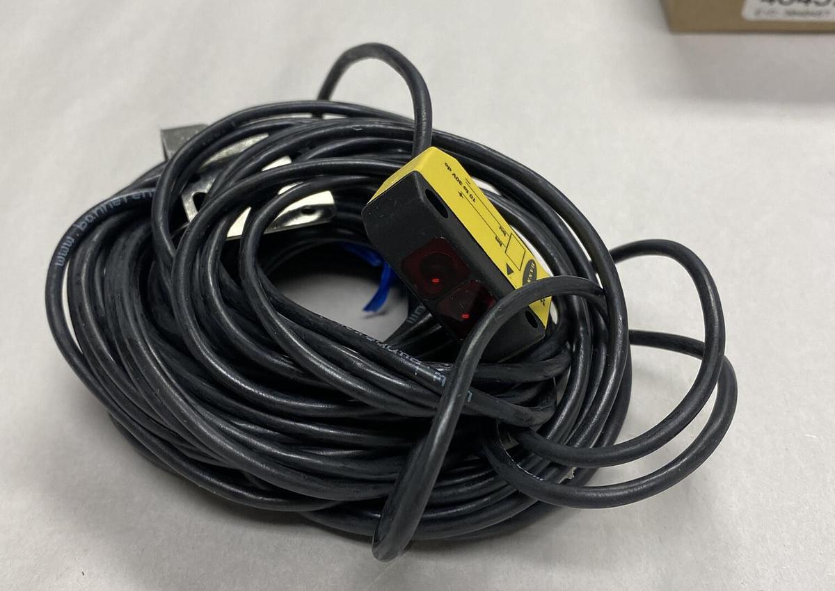 Used BANNER,Q236E-W/30,PHOTOELECTRIC EMITTER NEW