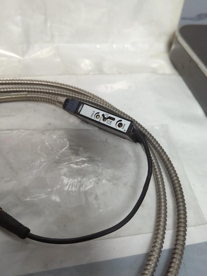 Used BANNER,D12DAB6FVQ,SENSOR WITH DOUBLE FIBER OPTIC CABLE ASSEMBLY PRE-OWNED