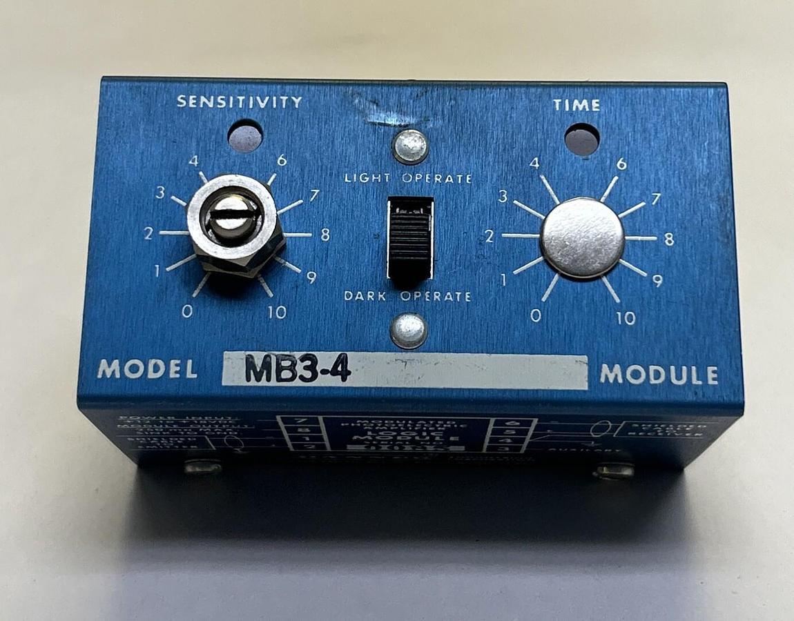 Used BANNER,MB3-4,PHOTOELECTRIC LOGIC MODULE