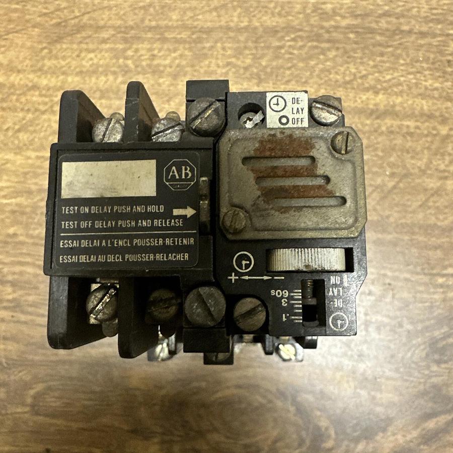 Used A-B,700-M400A1,Control Relay w700NT Time Delay Unit