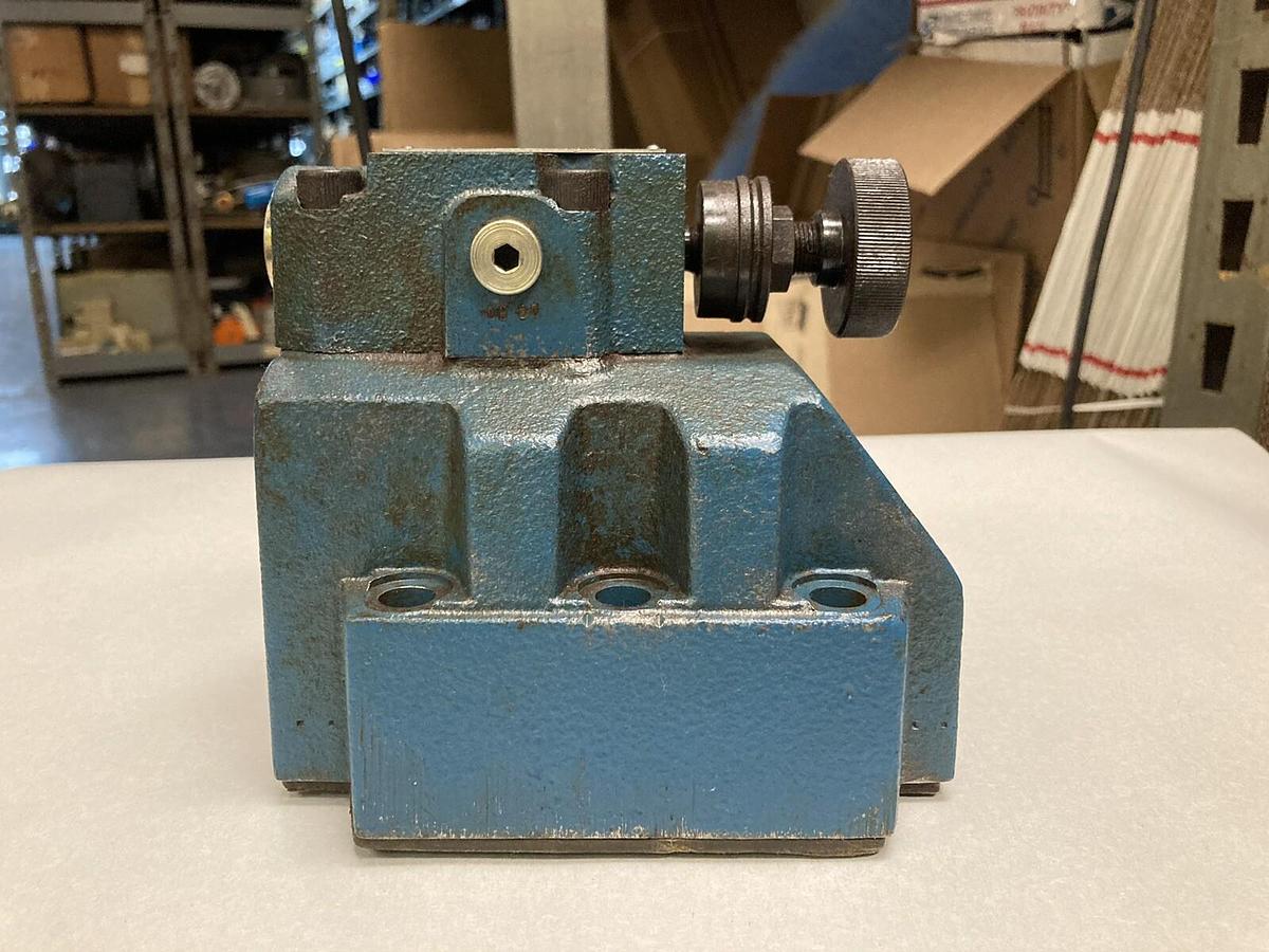 Used Rexroth,DR30-4-52/315Y/12,Hydraulic Relief Valve