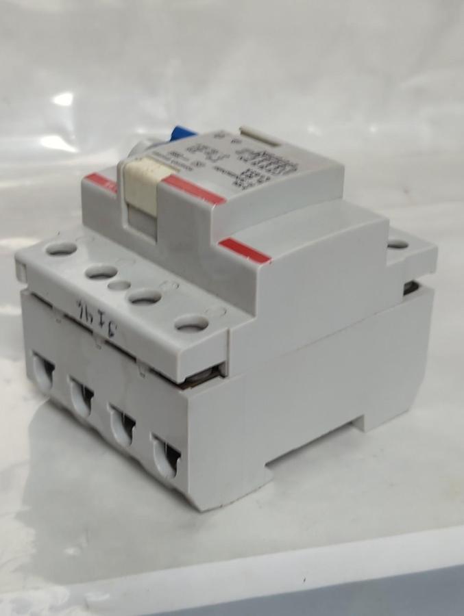 Used ABB,F374,CIRCUIT BREAKER 4-POLE 63 AMP PRE-OWNED