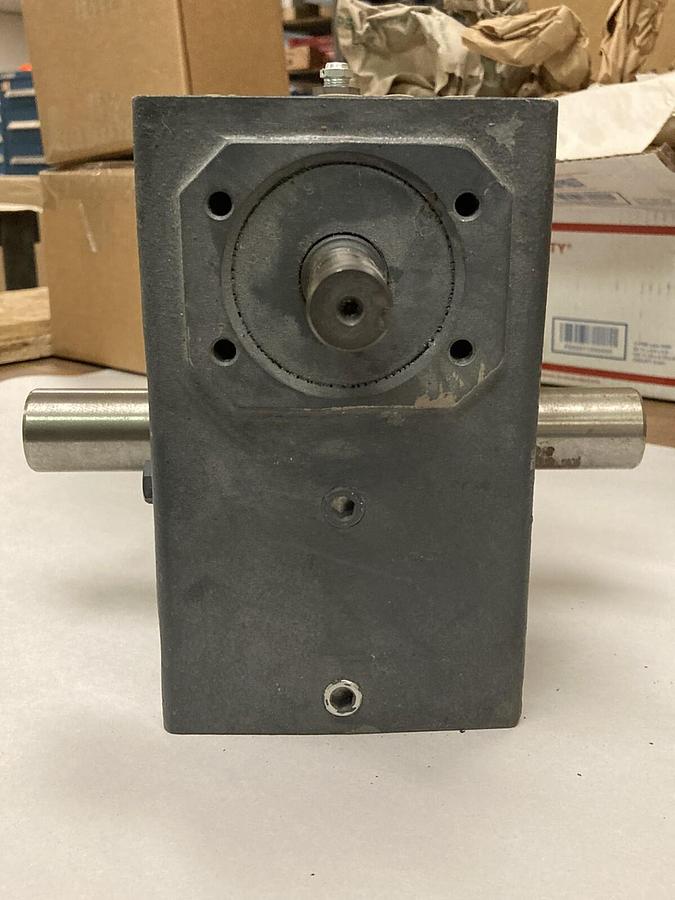 Used Hub City,0230-06951,Gear Drive Single Reduction  Model 261 Ratio 5:1