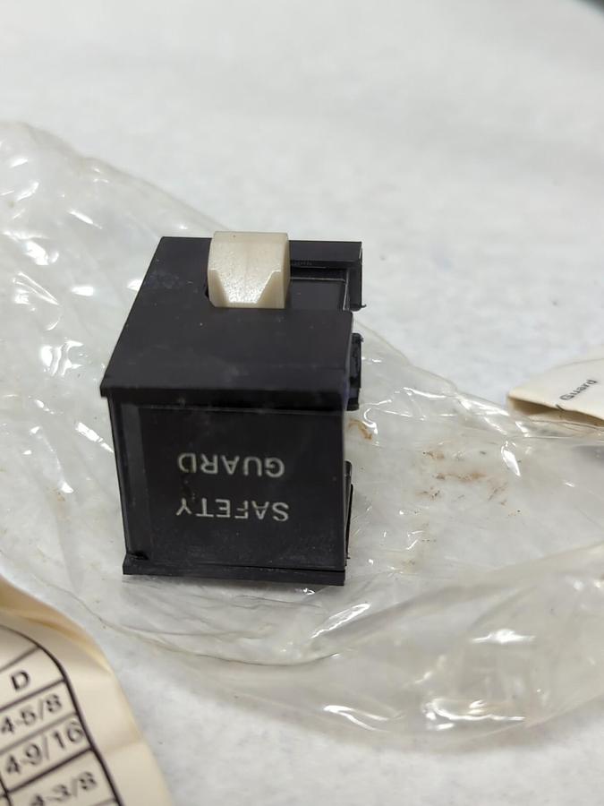 ALLEN-BRADLEY,1495-N8.SERIES A AUXILIARY CONTACT TYPE 3 SIZE 0-4 NOS