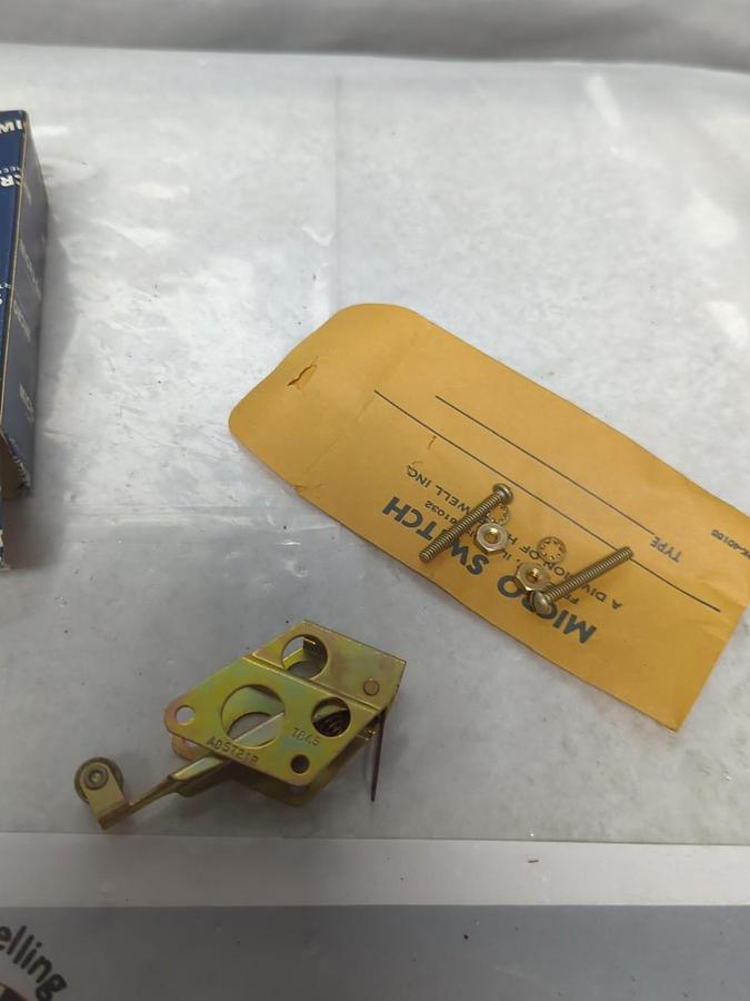 HONEYWELL,AD5721R,ROLLER SWITCH ACTUATOR NOS