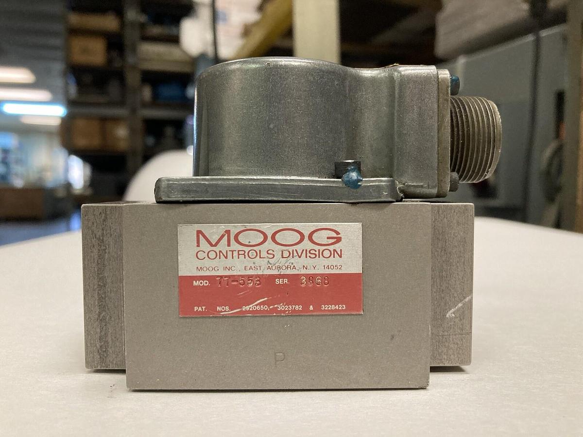 Used Moog,77-553,Servo Valve