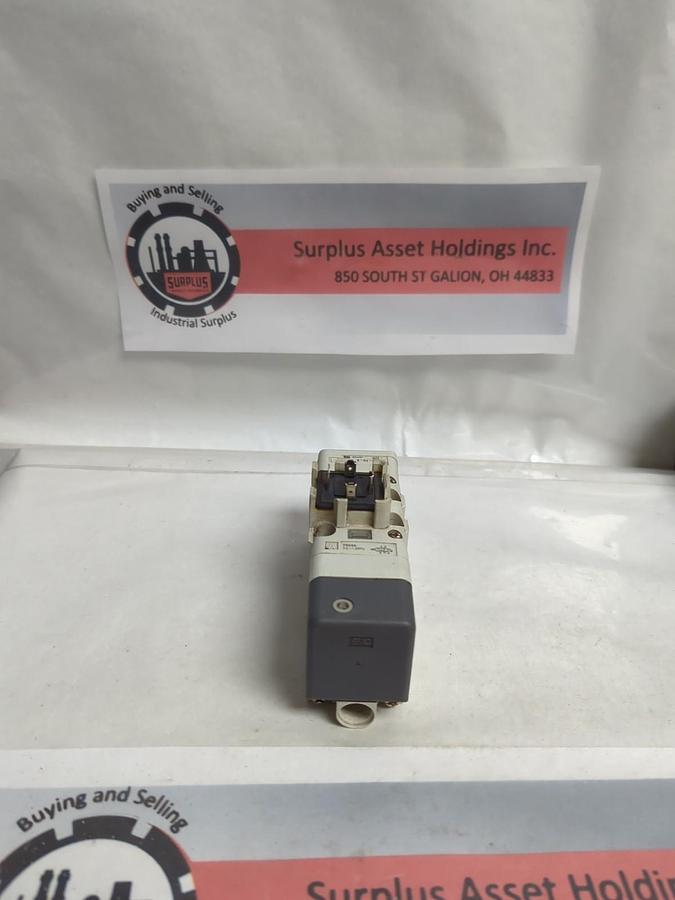 Used SMC,VQ7-6-FG-S-3ZR,PNEUMATIC SOLENOID VALVE PRE-OWNED