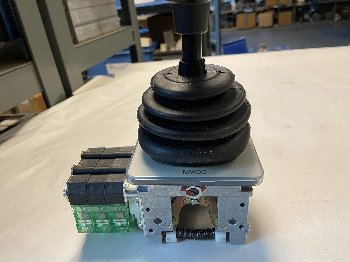 Used JR J.R. Merrit,VNSOV-11702,Joystick VNSOV-11702 New