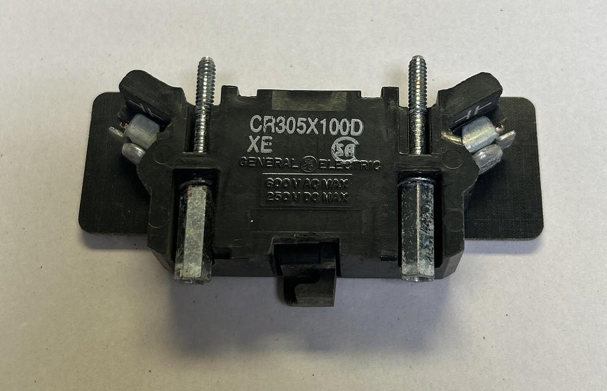 Used GENERAL ELECTRIC,CR305X100D,AUXILIARY CONTACT BLOCK