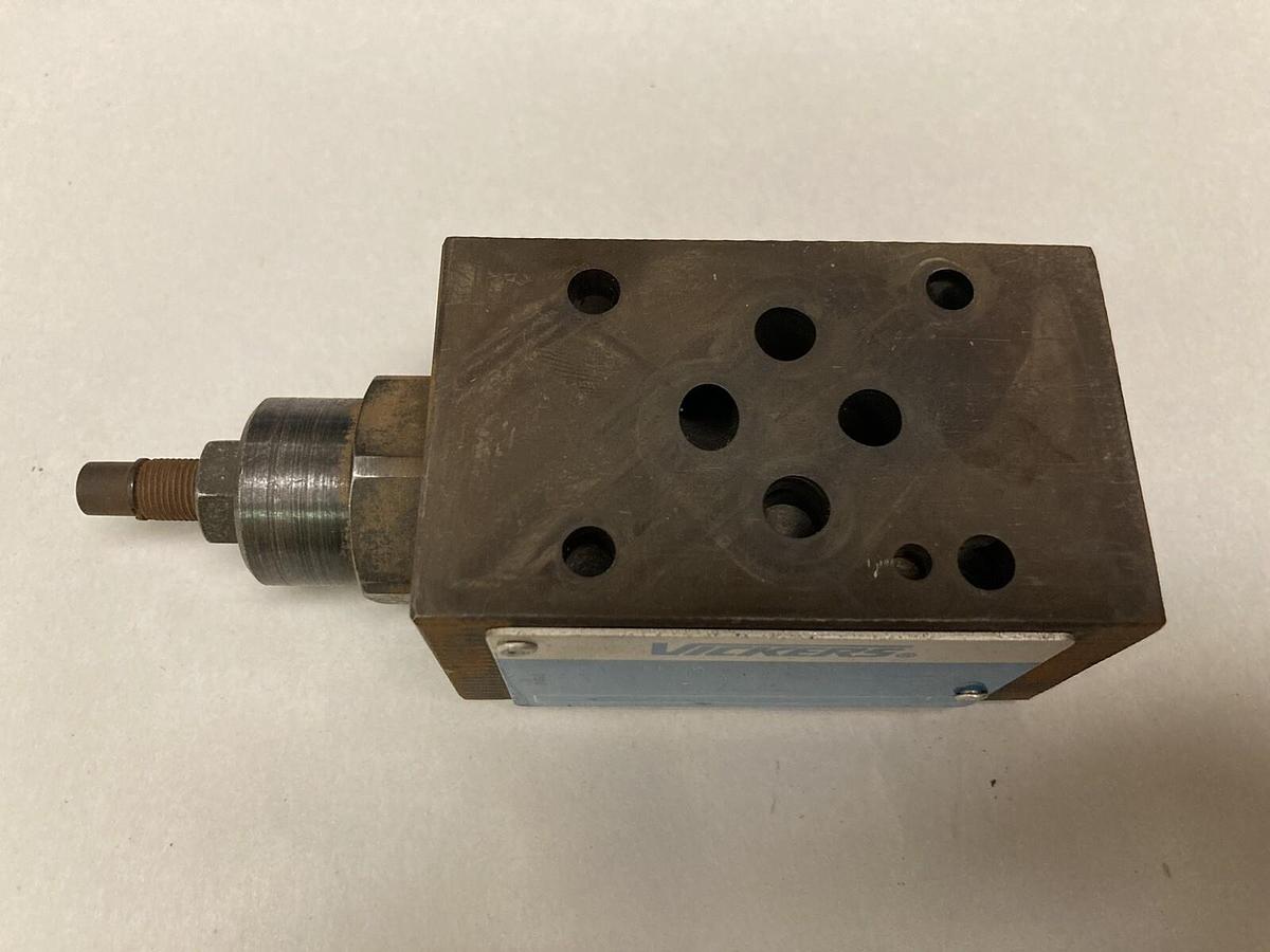 Used Vickers,DGMFN-3-Z-P2W-41,Hydraulic Flow Control Valve