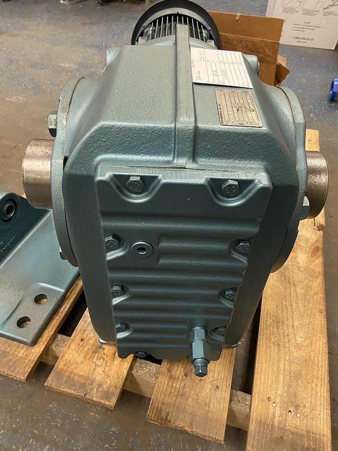 Used Sew Eurodrive,KT107TDV160M4CZTHAB-C8-KS, Gear Reducer Ratio 66.52 36142lbs/in