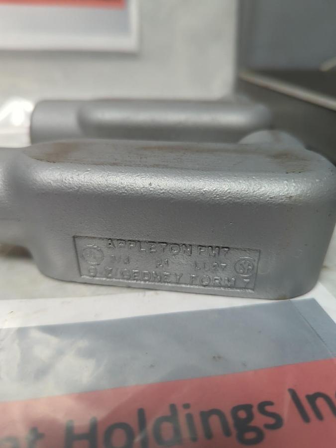 APPLETON,LL27,FM7 CONDUIT BODY 3/4 INCH LOT OF 4 NOS