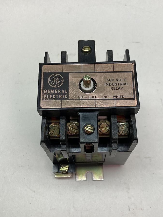 General Electric,CR120B 022,Industrial Relay 600V