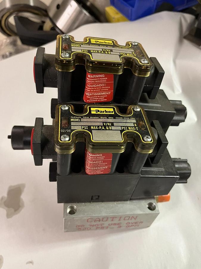 Used PARKER,D1VW020HVYCF5 82,HYDRAULIC VALVE ASSEMBLY