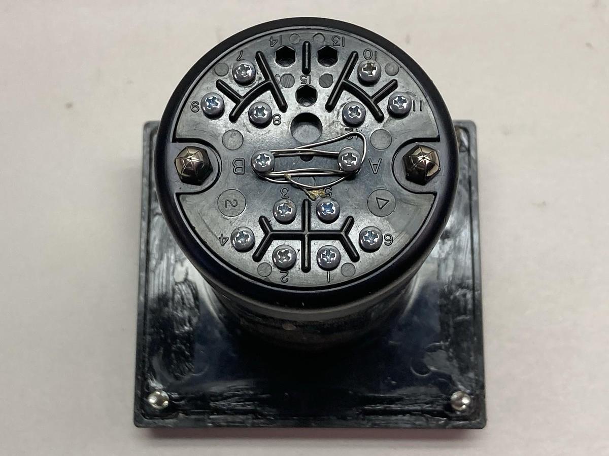 Used API Instruments,1200-1245B,Compack I Controller Meter Relay 5A 120Vac