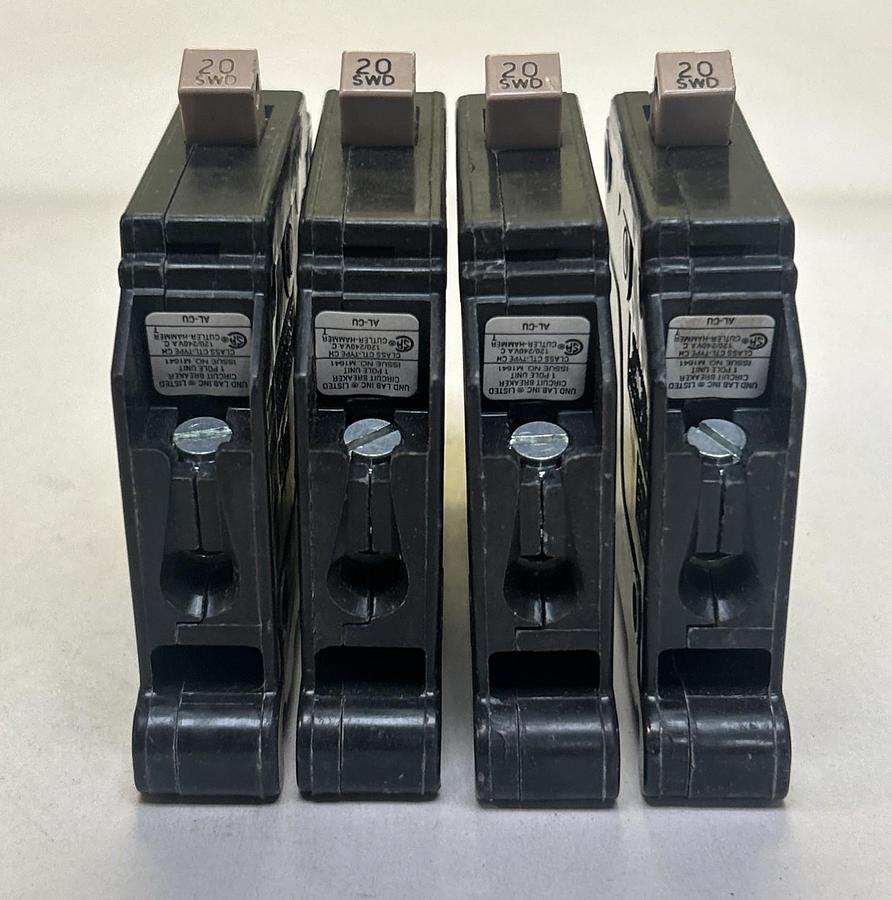 Used CUTLER-HAMMER,CH120,CIRCUIT BREAKER 20A 120/240V 1P LOT OF 4