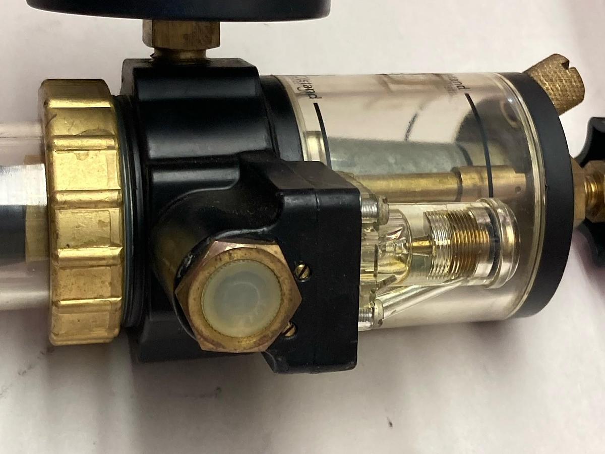 Used Bosch,1827-231-001,Pressure Regulator 0-230PSI 0-16 bar