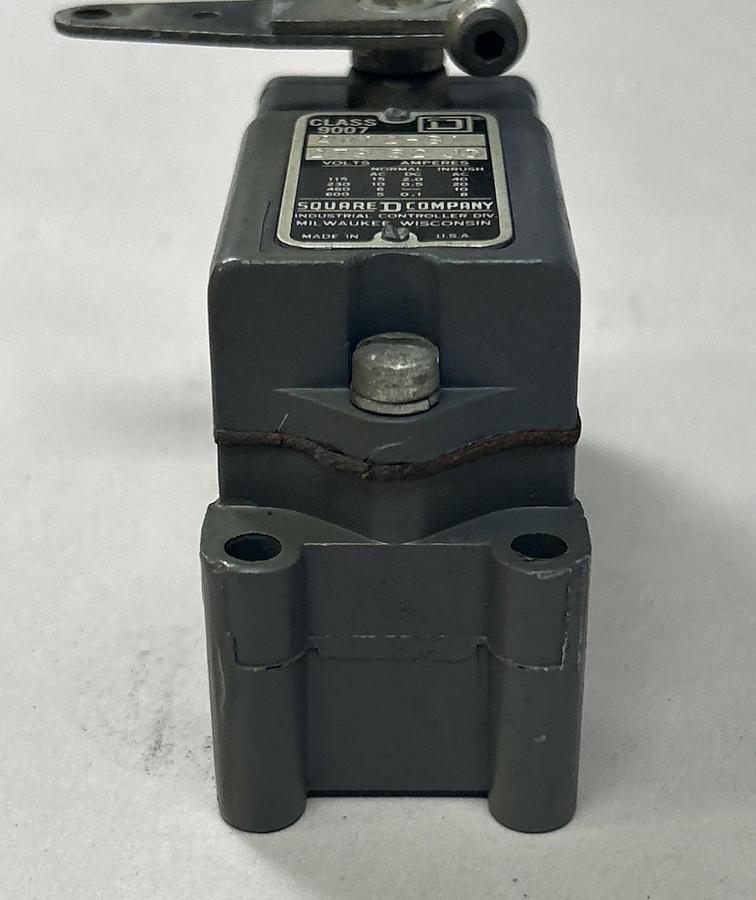 Used SQUARE D,9007AW12,LIMIT SWITCH