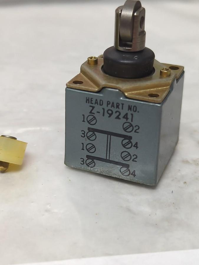 ALLEN BRADLEY,Z-19241,LIMIT SWITCH HEAD NOS