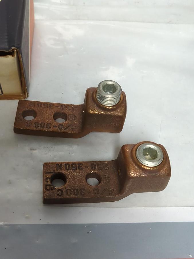 THOMAS & BETTS,32013,LOCK-TITE NUTS SERIES T-35 PRESSURE TERMINAL CONNECTORS NOS