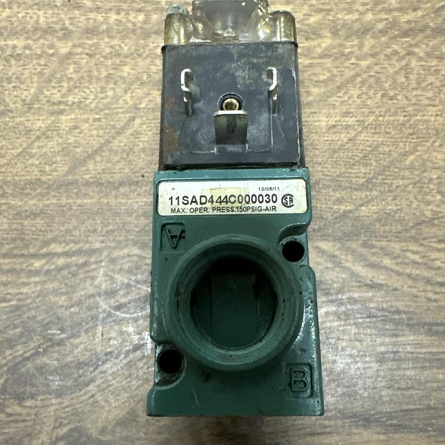 Used Numatics,11SAD444C000030,Valve