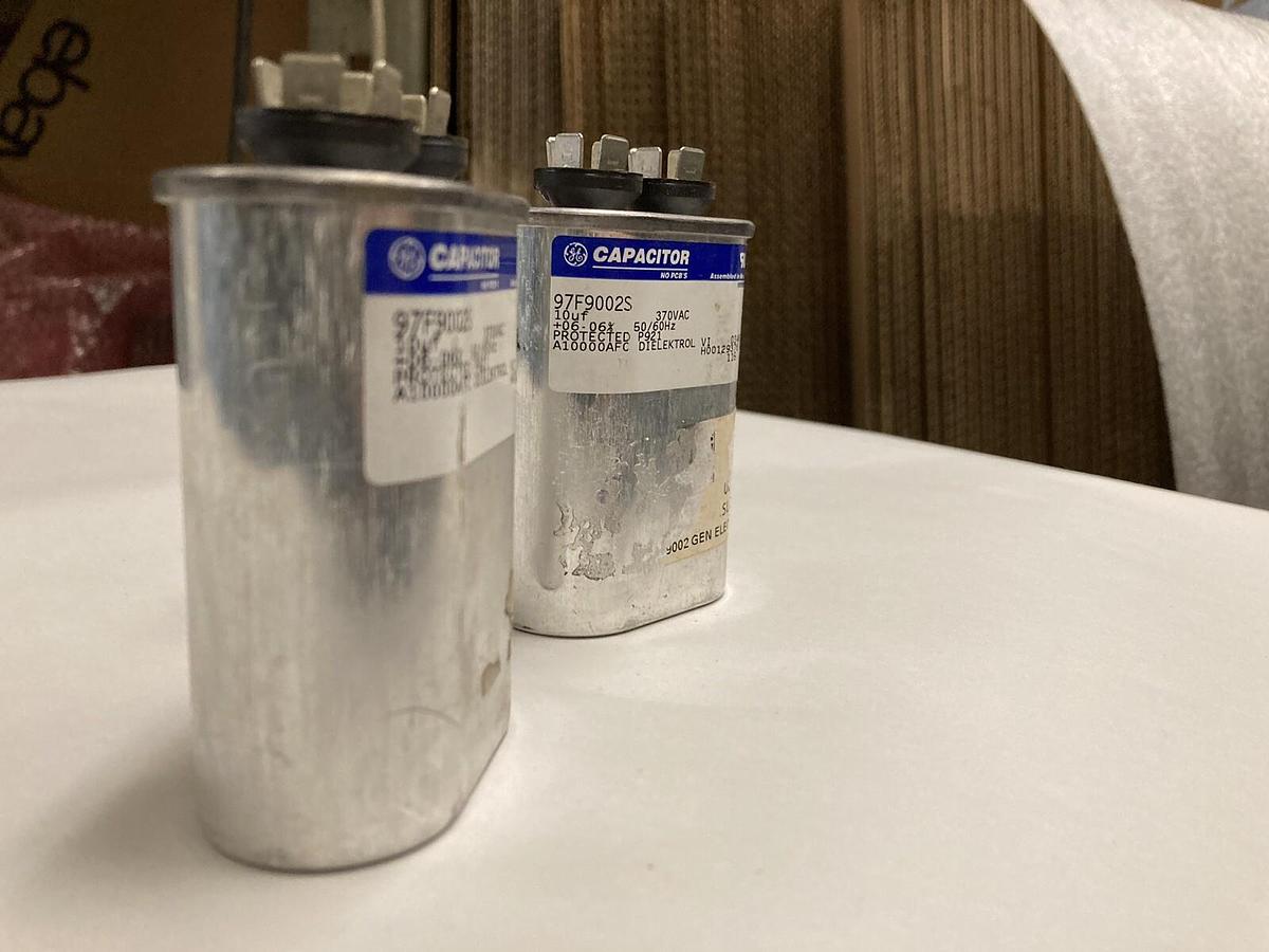 Used GE,97F9002 10uf,Capacitor 370V 50/60Hz LOT OF 2