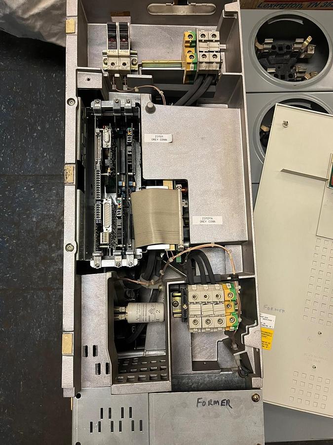 Used SIEMENS,6SE7026-OTD51-1AA1-Z, SIMOVERT DC INVERTER IN 650V 70.2A OUT 480V 53.7A