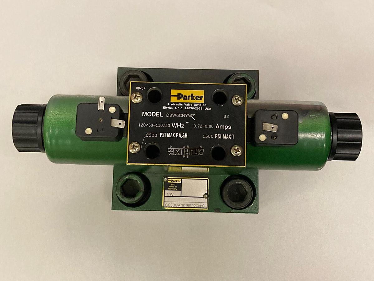 Used Parker,D3W6CNYWZ,Directional Hydraulic Control Valve with C050CA0189920N10 Body