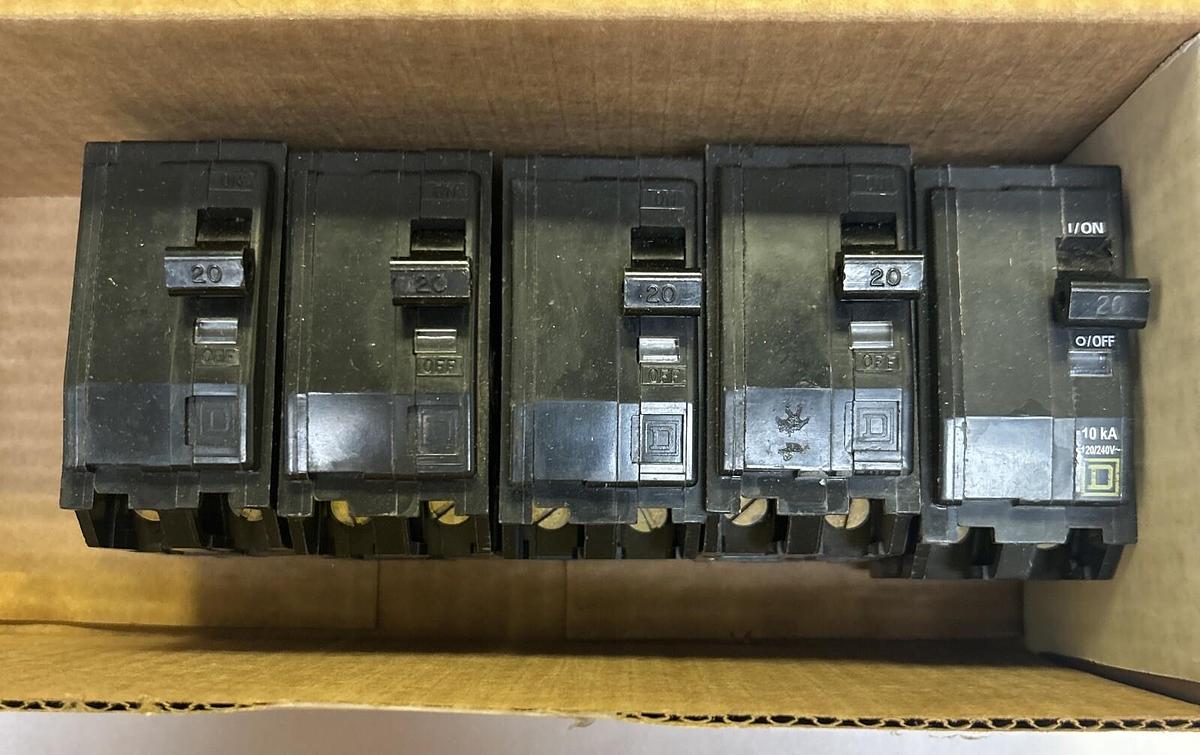 Used SQUARE D,QOB220,CIRCUIT BREAKER 20AMP 120/240V 2P LOT OF 5