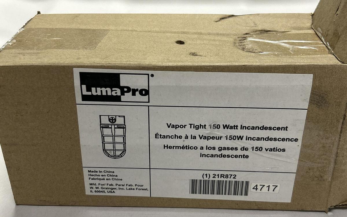 Used LUMAPRO,21R872,VAPOR TIGHT LIGHT FIXTURE NEW