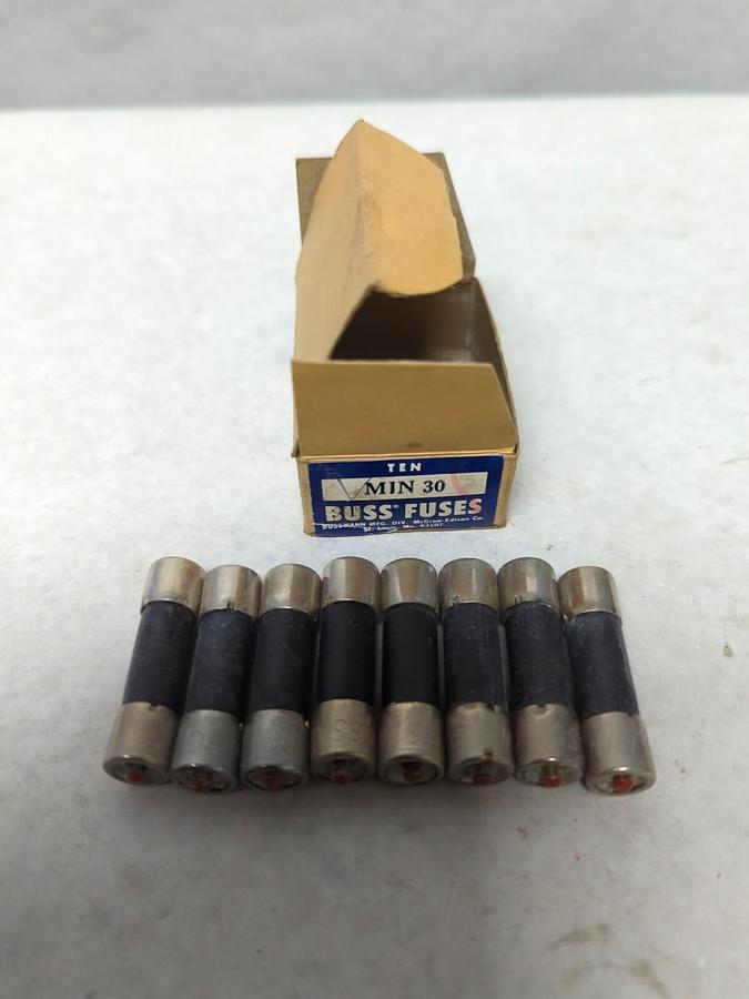 COOPER BUSSMANN,MIN 30,BUSS FUSE 30 AMP LOT OF 8 NOS