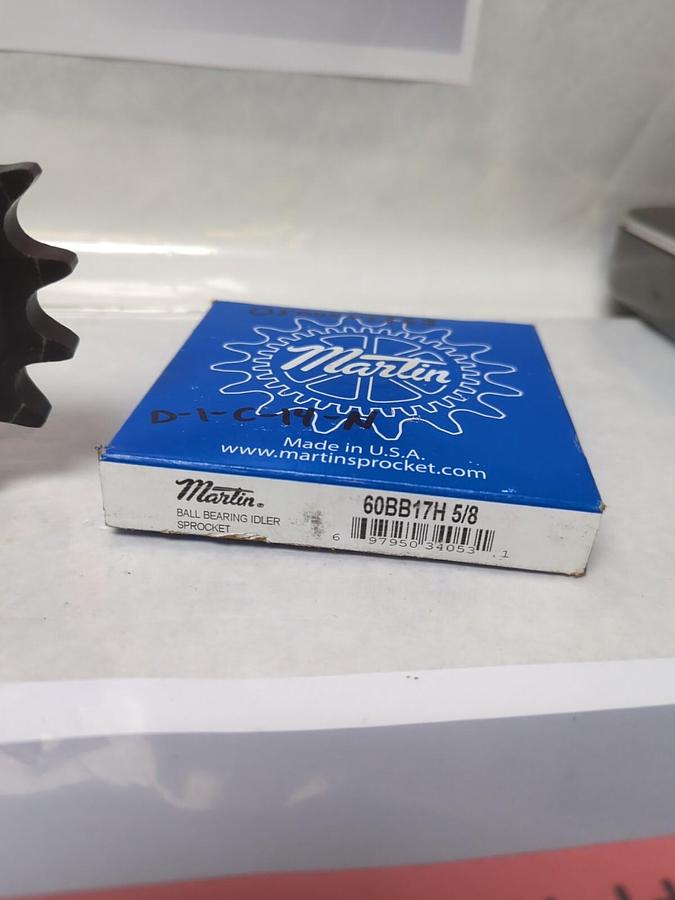 MARTIN,60BB17H 5/8,BALL BEARING IDLER SPROCKET 17 TEETH NOS