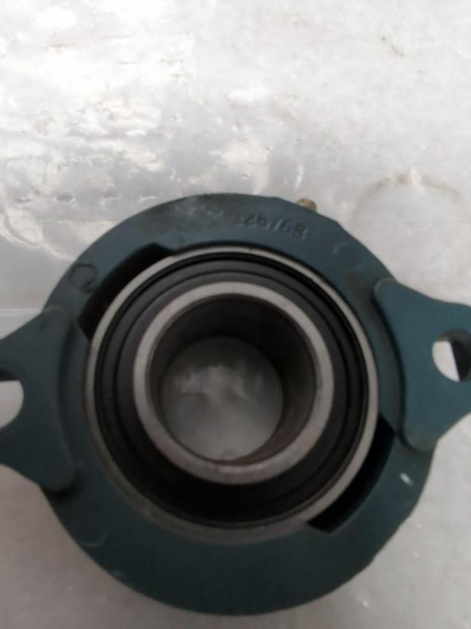 Used DODGE,SC-1-1/4,2-BOLT MOUNT FLANGE BEARING 1-1/4 IN BORE PRE-OWNED